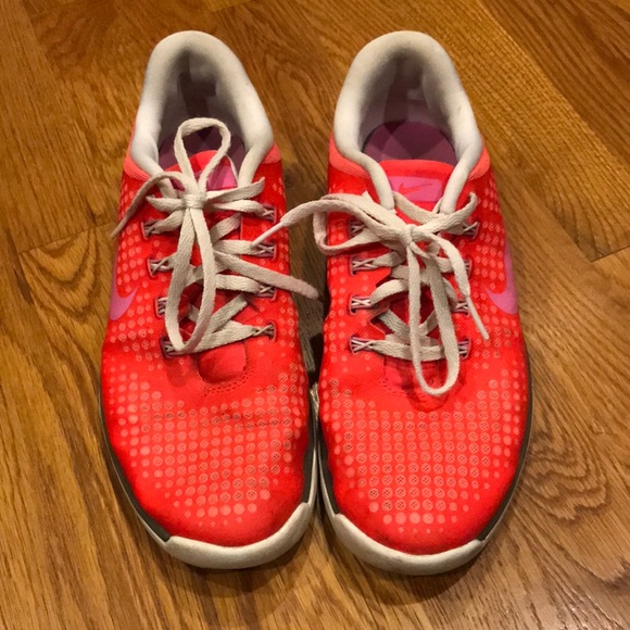 Nike Women’s Golf Shoes - Picture 2 of 5